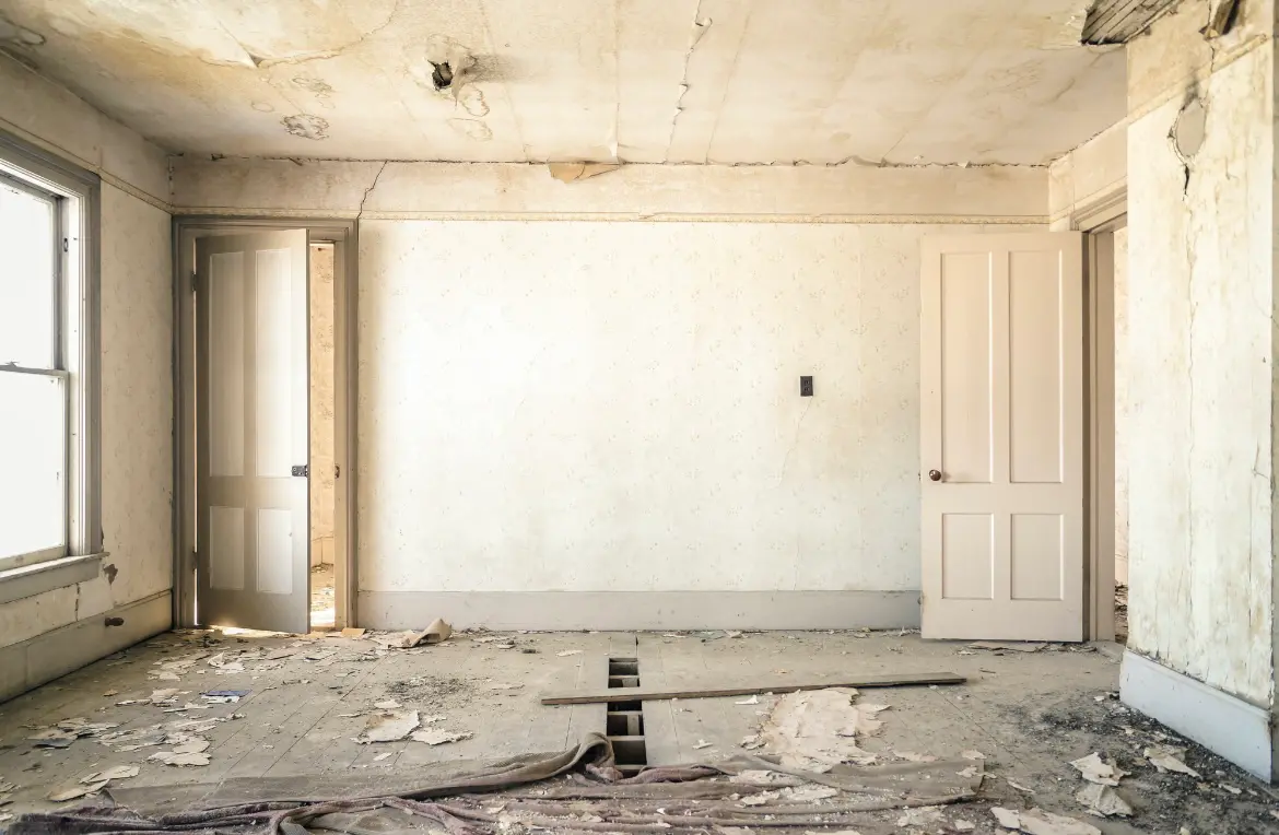 Waste disposal crew managing a cleanout project in Lake Arrowhead